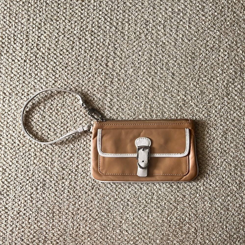 Danier wristlet